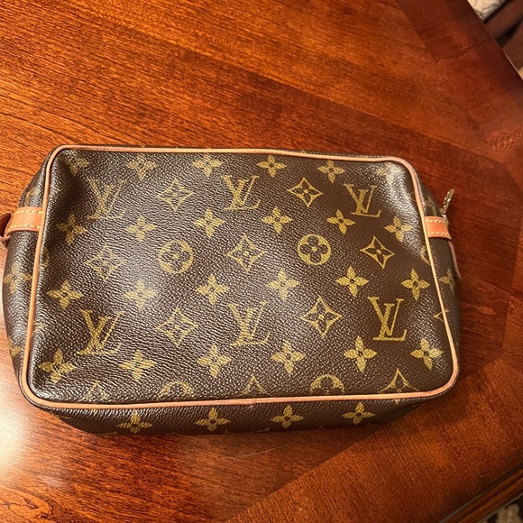 Louis Vuitton Monogram clutch Brown and Tan - Picture 8 of 17